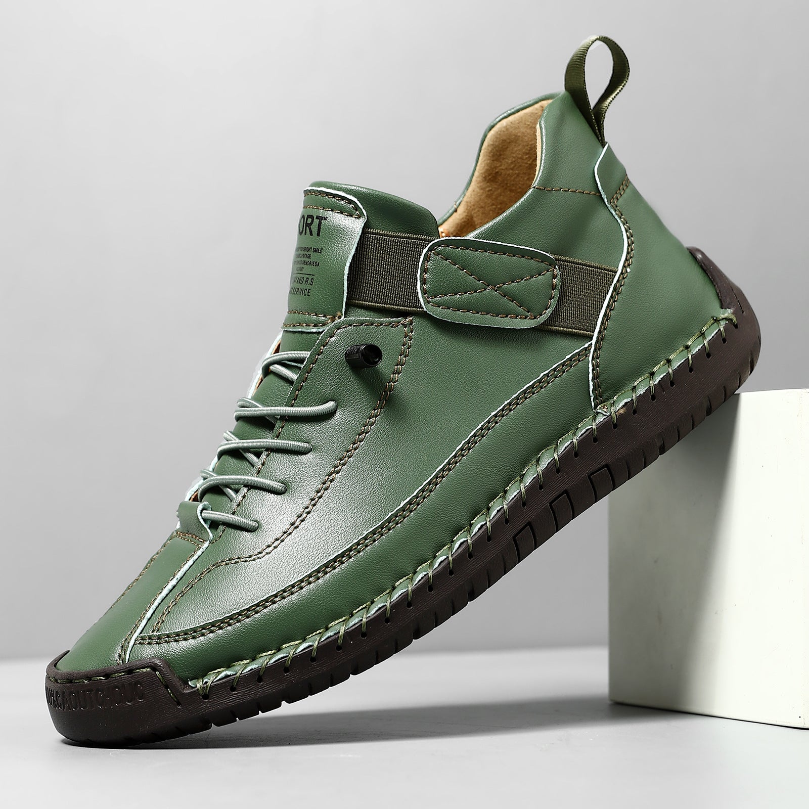 Flat-Soled Casual Hand-Stitched Mens Shoes